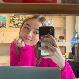 Meet your Posher, Chloe